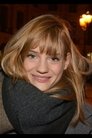Noémie Schmidt isIda Heilman