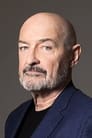 Terry O'Quinn isJohn Locke