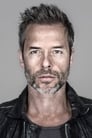 Guy Pearce isThomas Munro