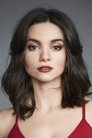 Lauren LaVera isSienna Shaw