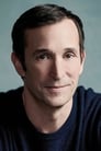 Noah Wyle isDr. Michael 'Robby' Robinavitch