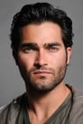 Tyler Hoechlin isClark Kent / Superman