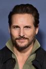 Peter Facinelli isCarlisle Cullen