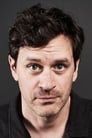 Tom Everett Scott isMontgomery Rush