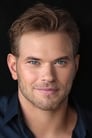 Kellan Lutz isEmmet Cullen