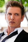 Barry Pepper isDan