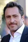 Demián Bichir isWalter Simmons