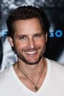 Peter Facinelli isDr. Carlisle Cullen