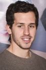 Victor Belmondo isAntoine Cerda