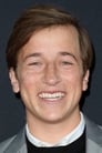 Skyler Gisondo isB-Dawg (voice)